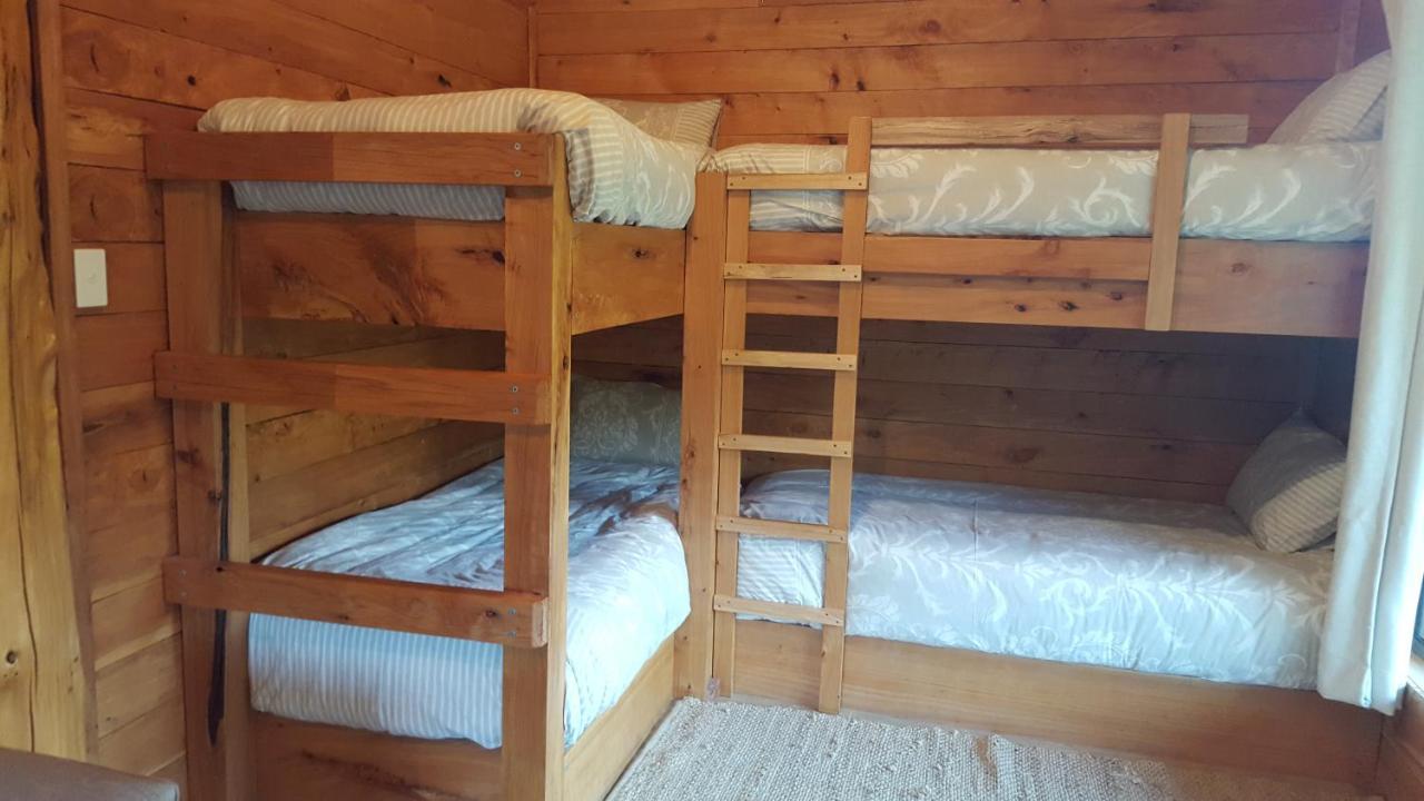 Rustic Hut Bush Retreat Panzió Penguin Szoba fotó